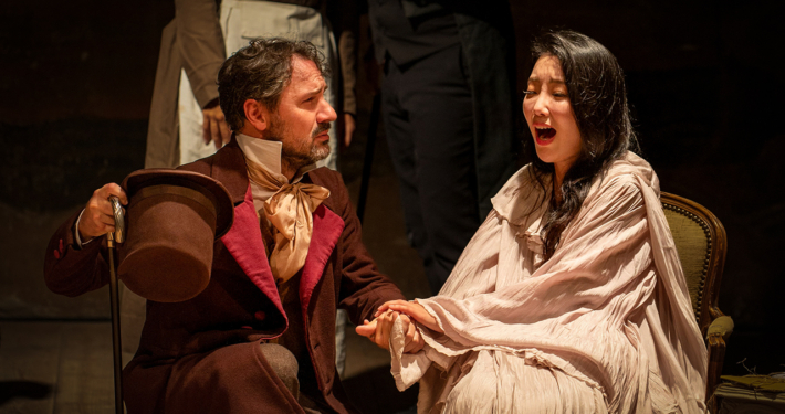 Scena dell'opera La Traviata - FuoriOpera